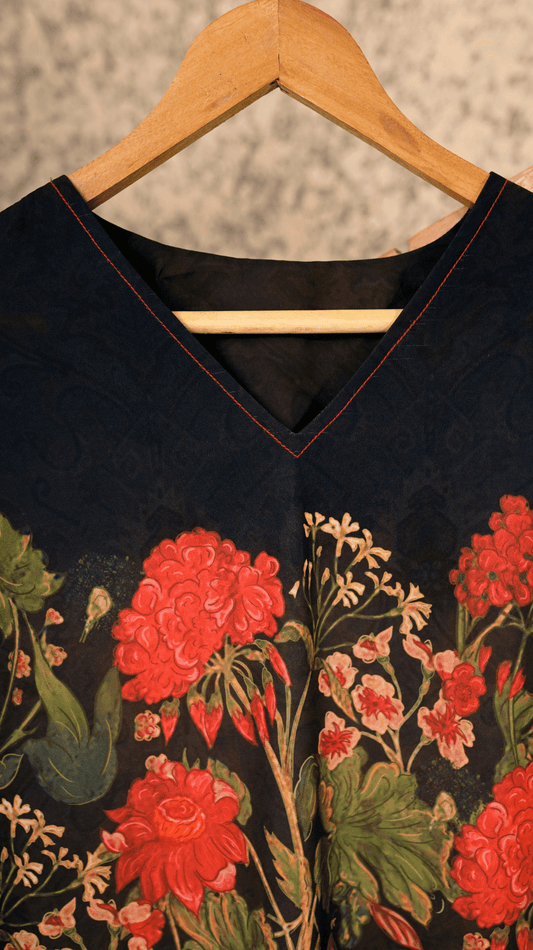 Black Rosebuds and Green Vines - AREEJ | Online